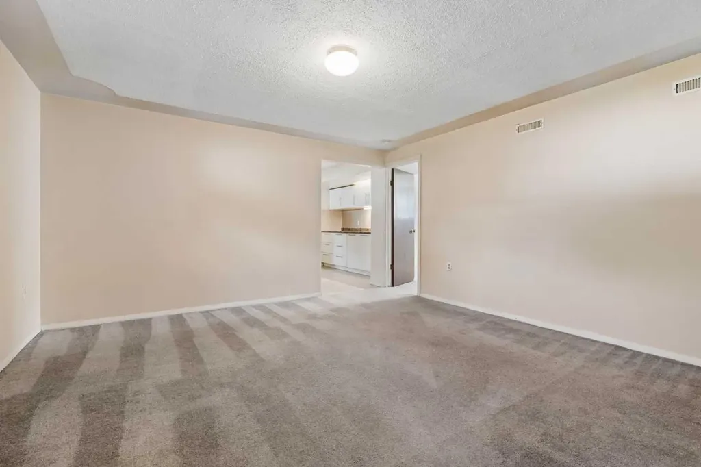 1306 87 Avenue SW Calgary AB T2V 0W3