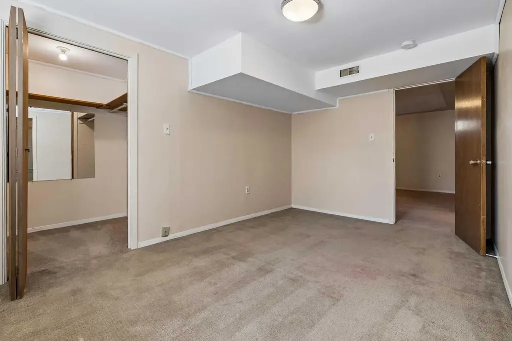 1306 87 Avenue SW Calgary AB T2V 0W3