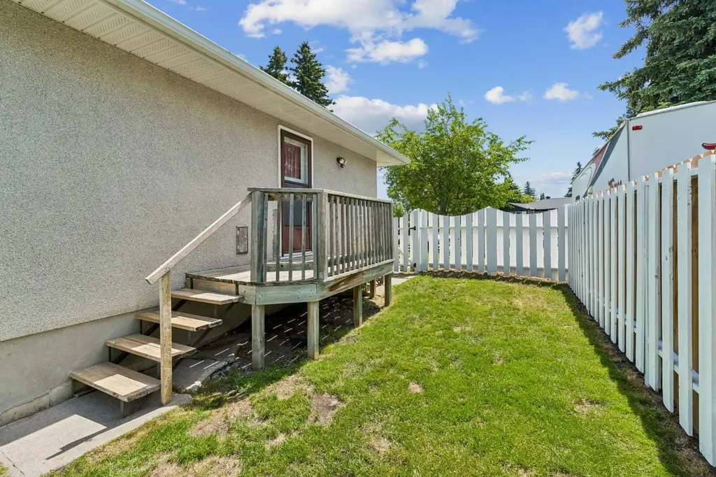 1306 87 Avenue SW Calgary AB T2V 0W3