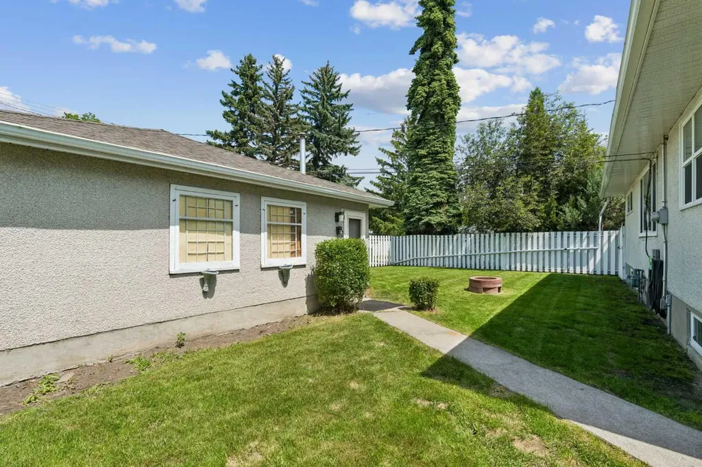 1306 87 Avenue SW Calgary AB T2V 0W3