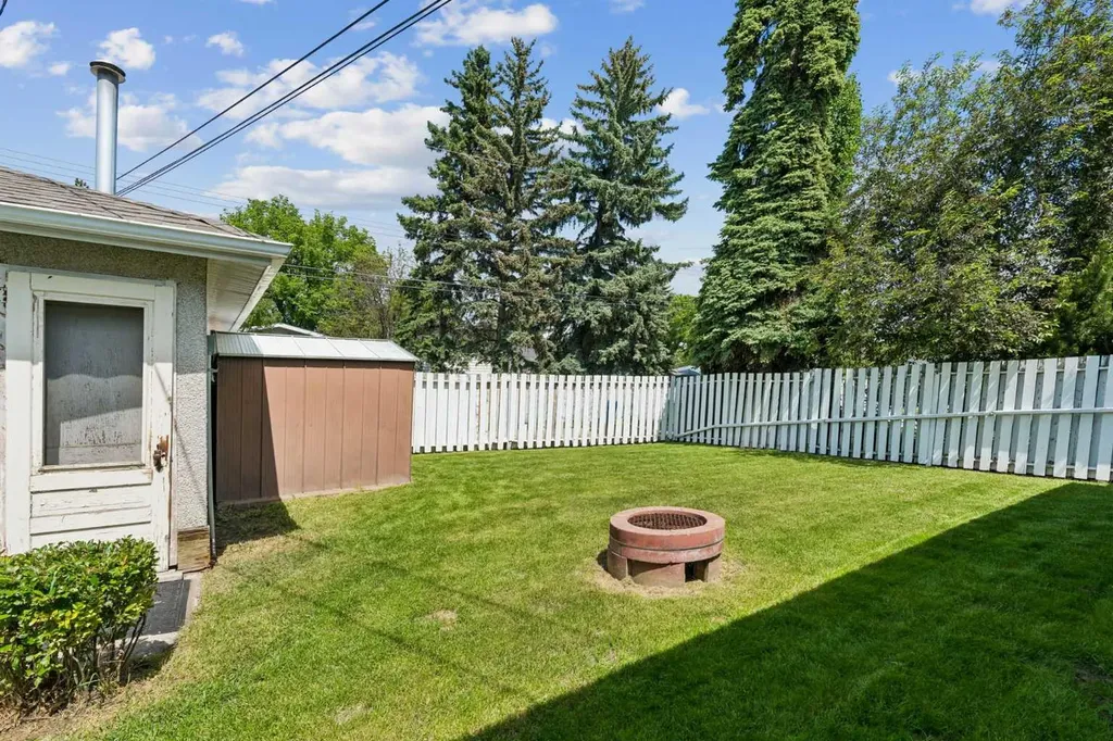 1306 87 Avenue SW Calgary AB T2V 0W3