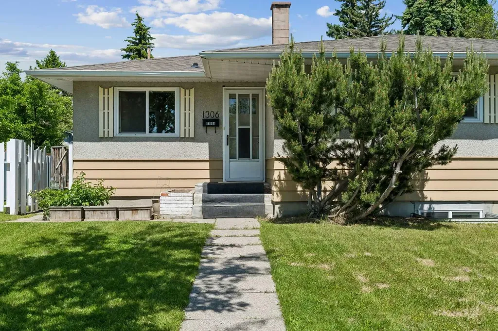 1306 87 Avenue SW Calgary AB T2V 0W3