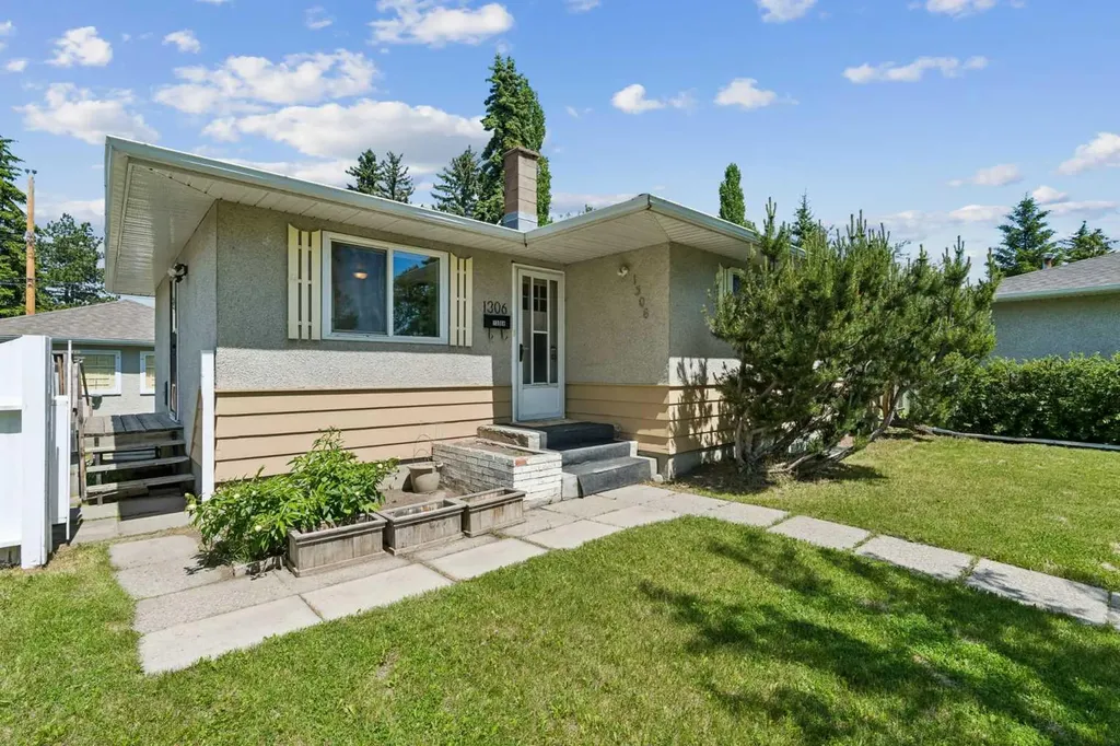 1306 87 Avenue SW Calgary AB T2V 0W3