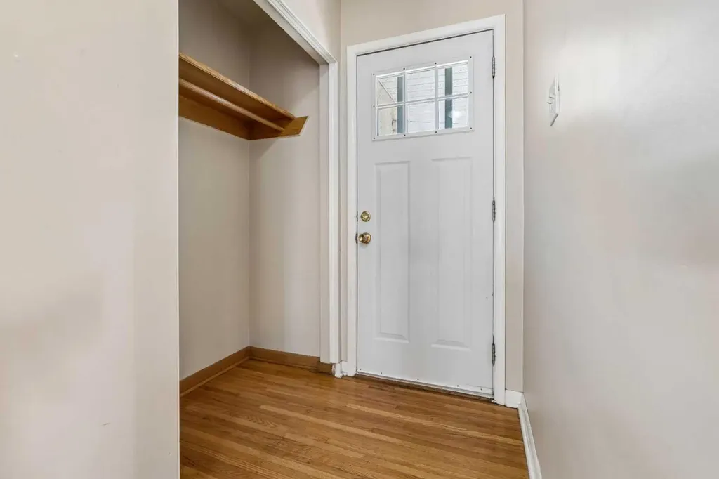 1306 87 Avenue SW Calgary AB T2V 0W3