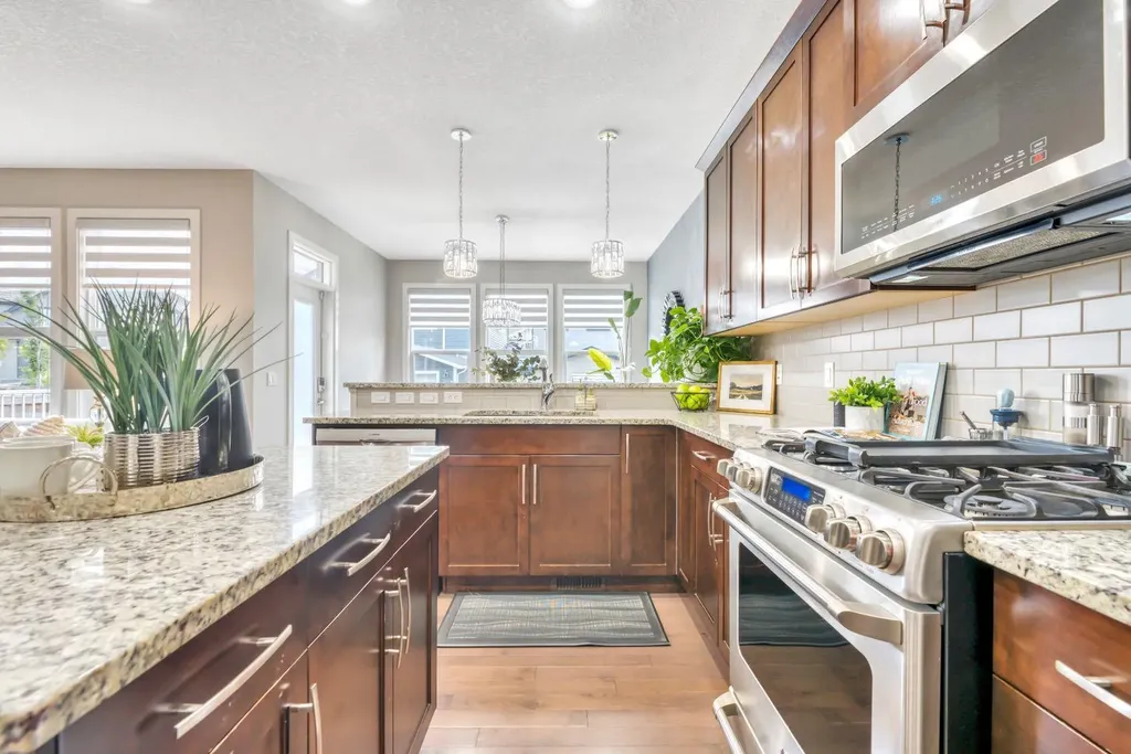 31 Mahogany Way SE Calgary AB T3M 1N4