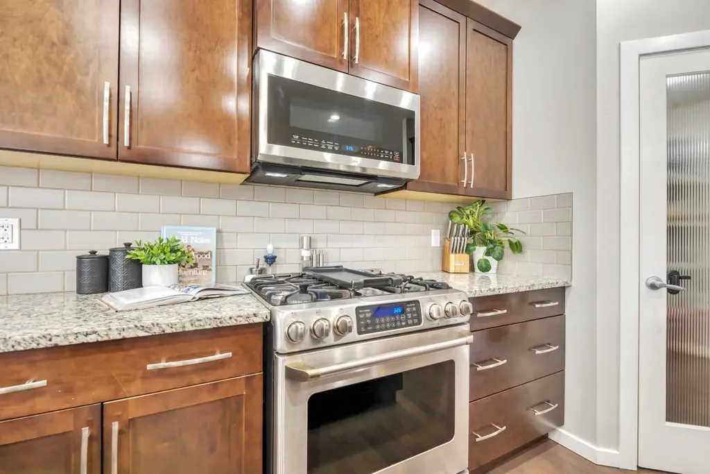 31 Mahogany Way SE Calgary AB T3M 1N4