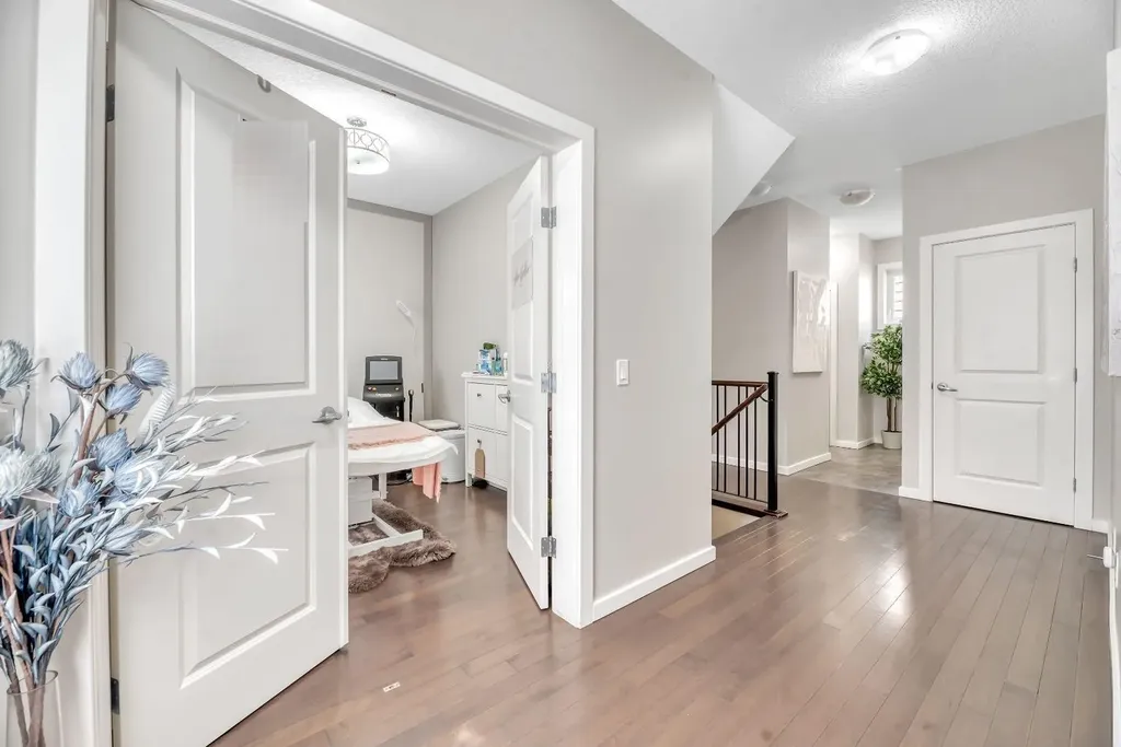 31 Mahogany Way SE Calgary AB T3M 1N4