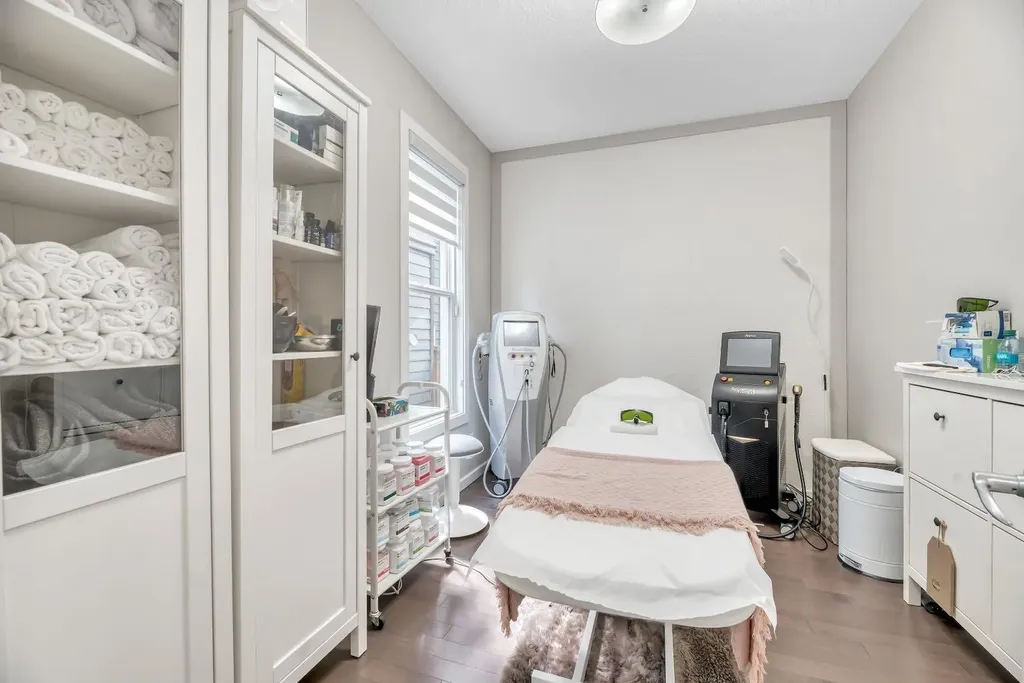 31 Mahogany Way SE Calgary AB T3M 1N4