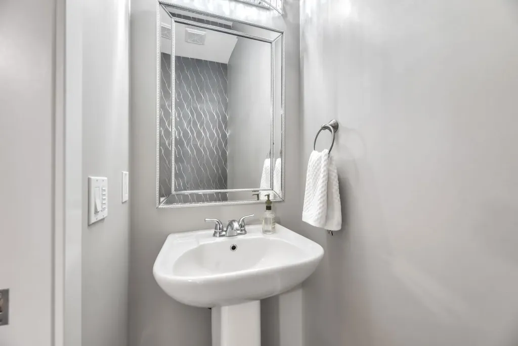 31 Mahogany Way SE Calgary AB T3M 1N4