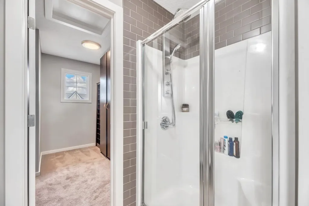 31 Mahogany Way SE Calgary AB T3M 1N4