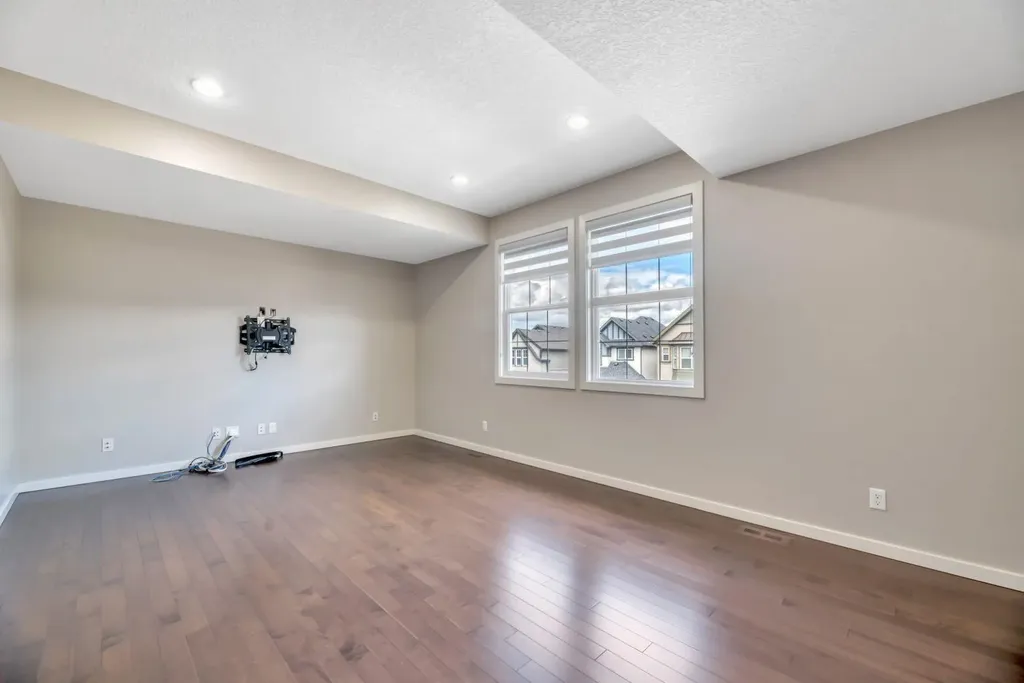 31 Mahogany Way SE Calgary AB T3M 1N4