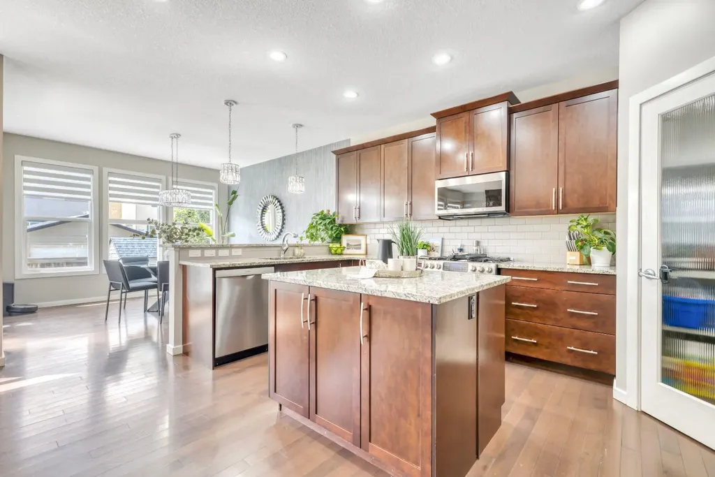 31 Mahogany Way SE Calgary AB T3M 1N4