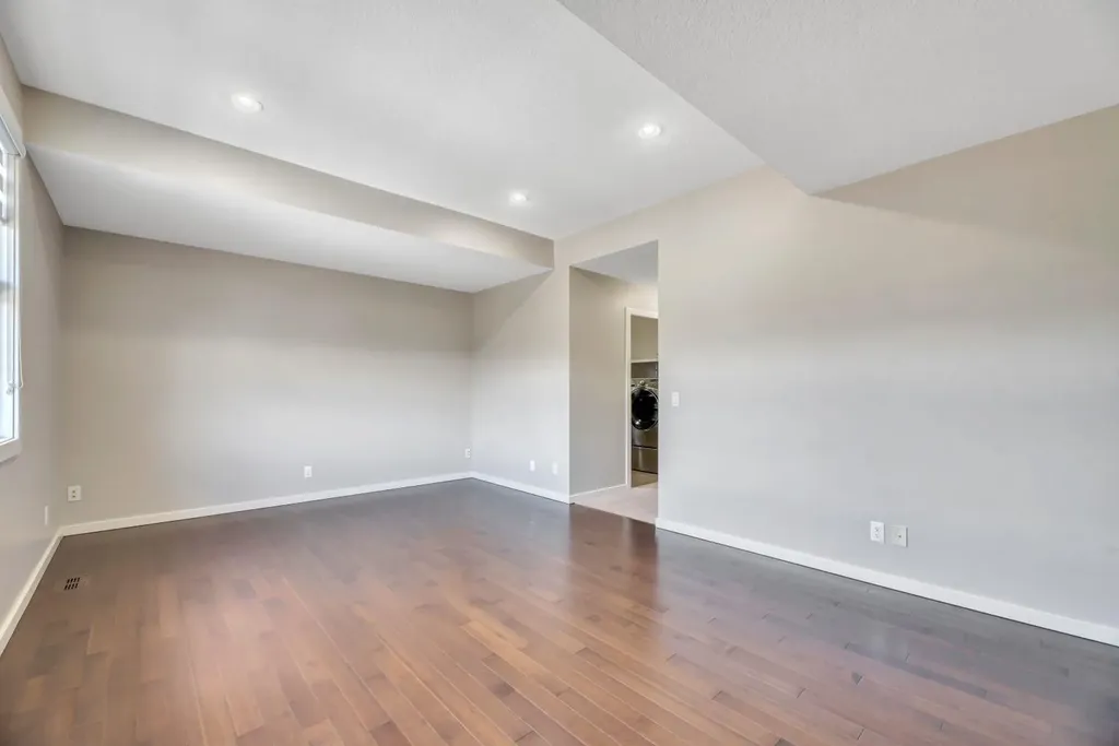 31 Mahogany Way SE Calgary AB T3M 1N4