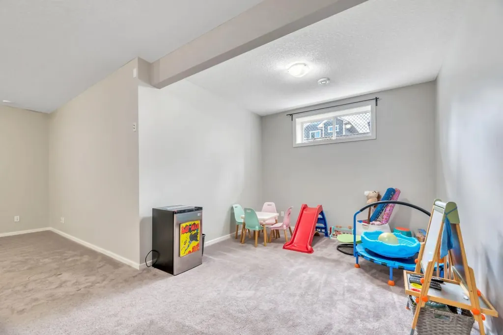 31 Mahogany Way SE Calgary AB T3M 1N4