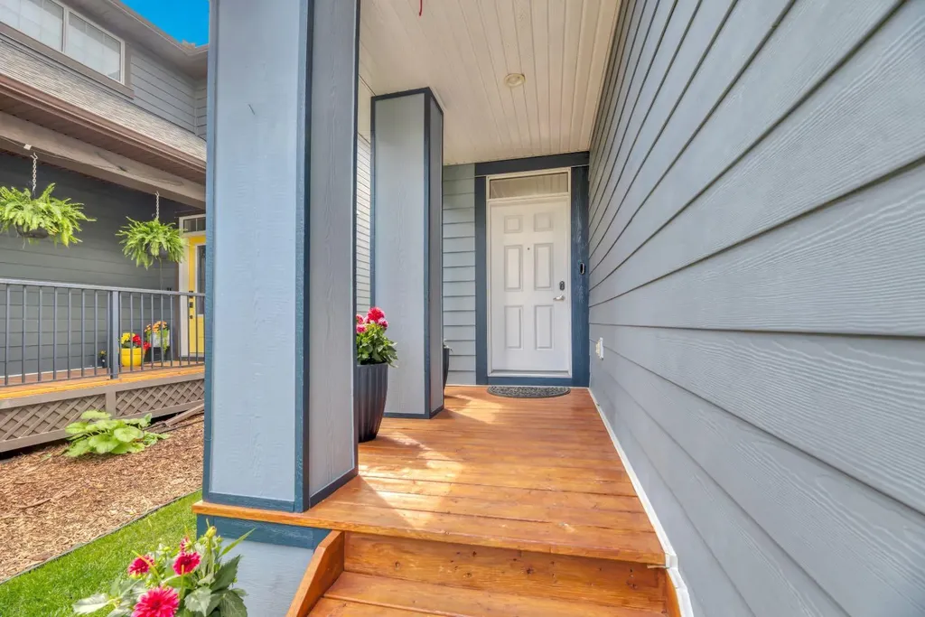 31 Mahogany Way SE Calgary AB T3M 1N4