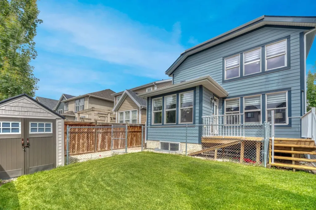 31 Mahogany Way SE Calgary AB T3M 1N4