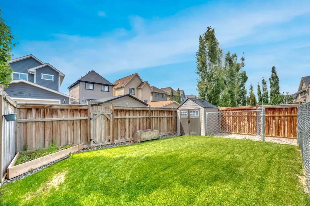 31 Mahogany Way SE Calgary AB T3M 1N4
