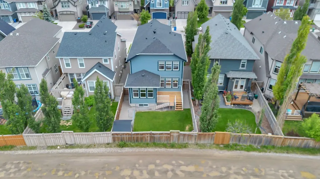 31 Mahogany Way SE Calgary AB T3M 1N4