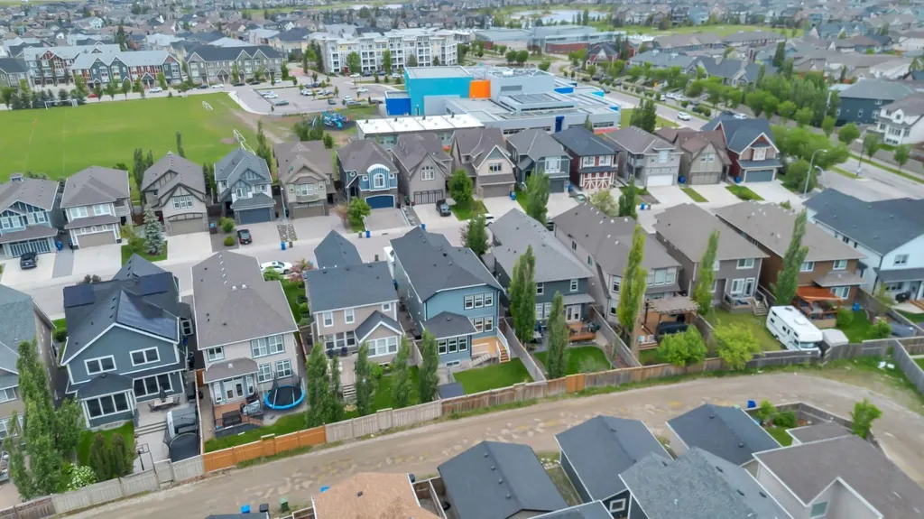 31 Mahogany Way SE Calgary AB T3M 1N4