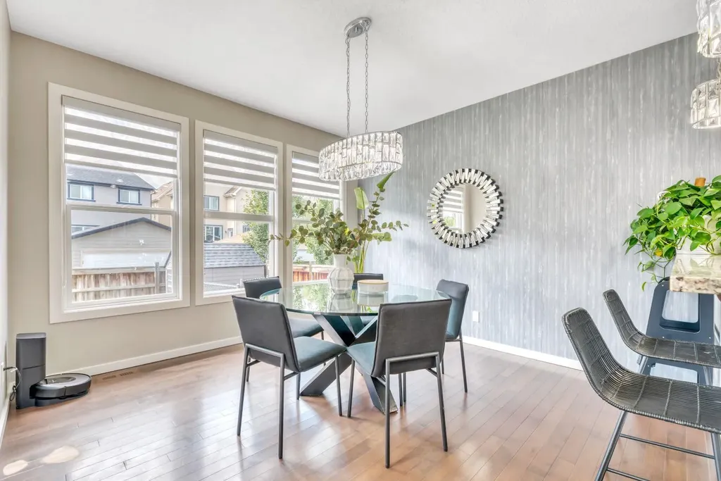 31 Mahogany Way SE Calgary AB T3M 1N4