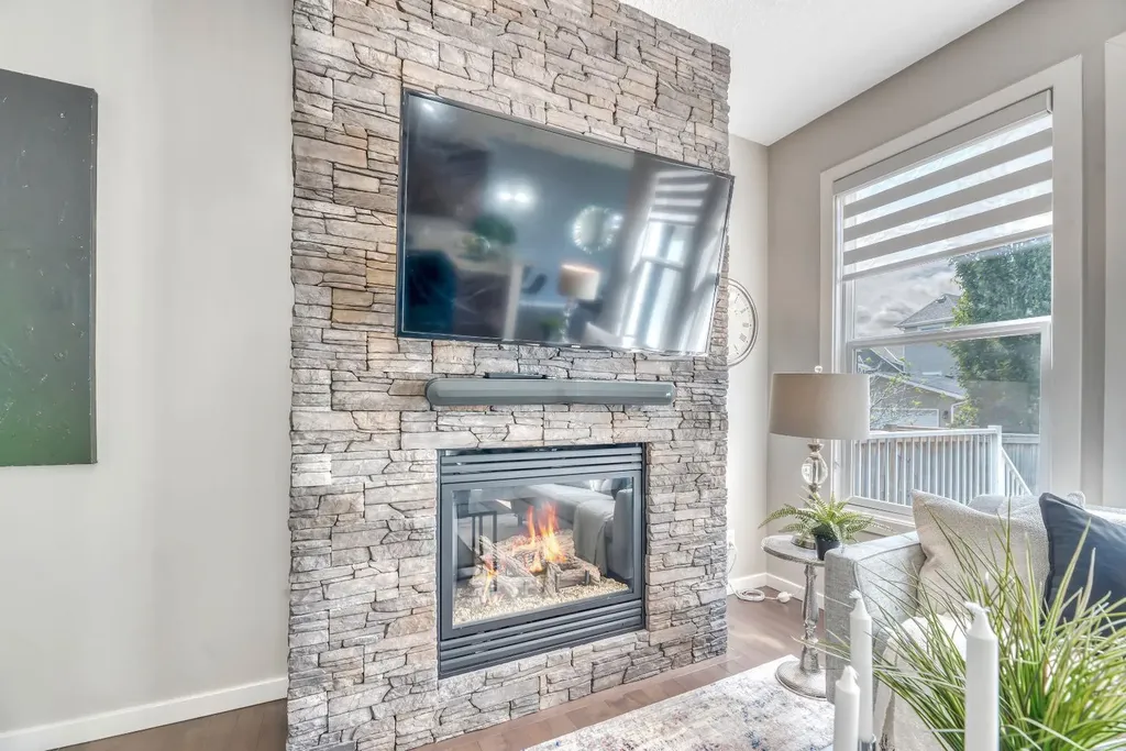 31 Mahogany Way SE Calgary AB T3M 1N4