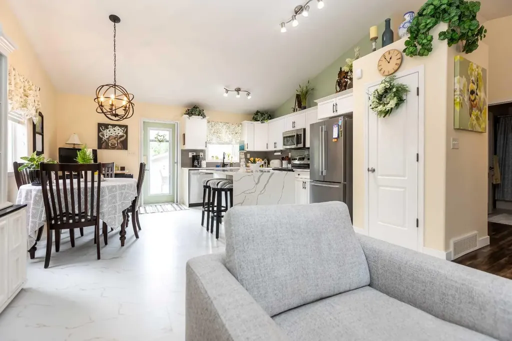 63 Vanier Drive Red Deer AB T4R 0G3