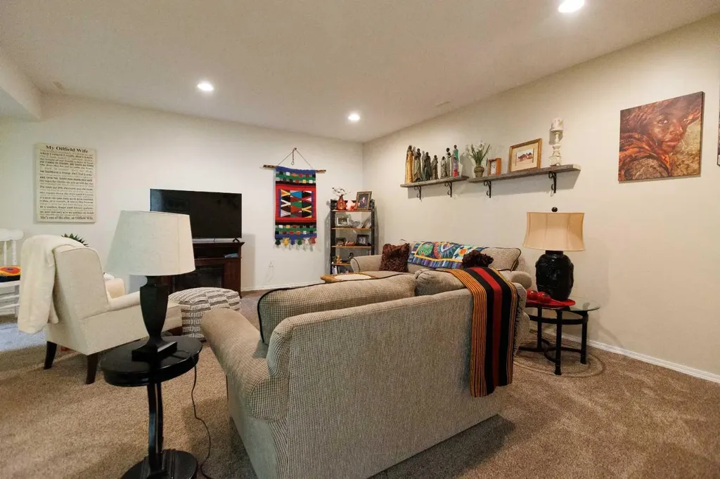 63 Vanier Drive Red Deer AB T4R 0G3