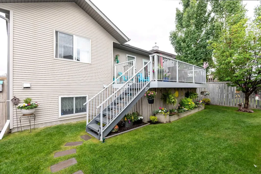 63 Vanier Drive Red Deer AB T4R 0G3