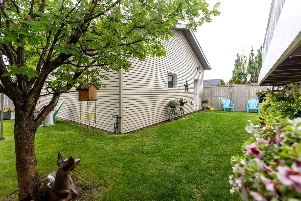 63 Vanier Drive Red Deer AB T4R 0G3