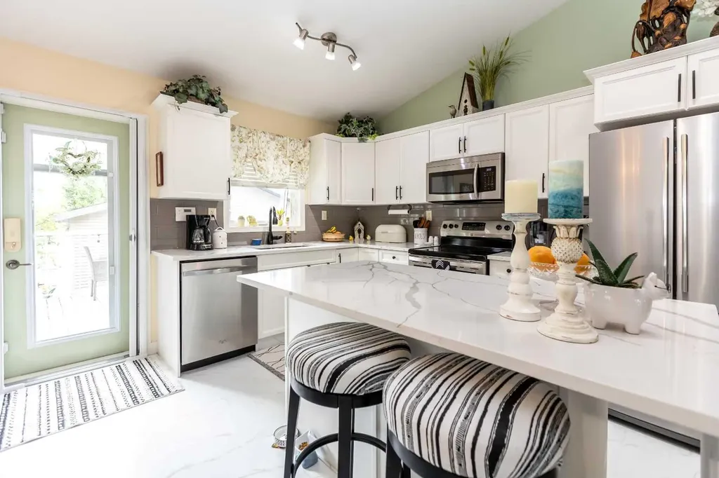 63 Vanier Drive Red Deer AB T4R 0G3
