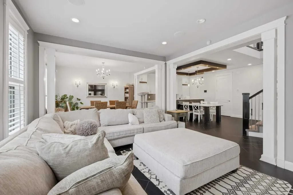 1 Rosewood Rise Sylvan Lake AB T4S 0G3