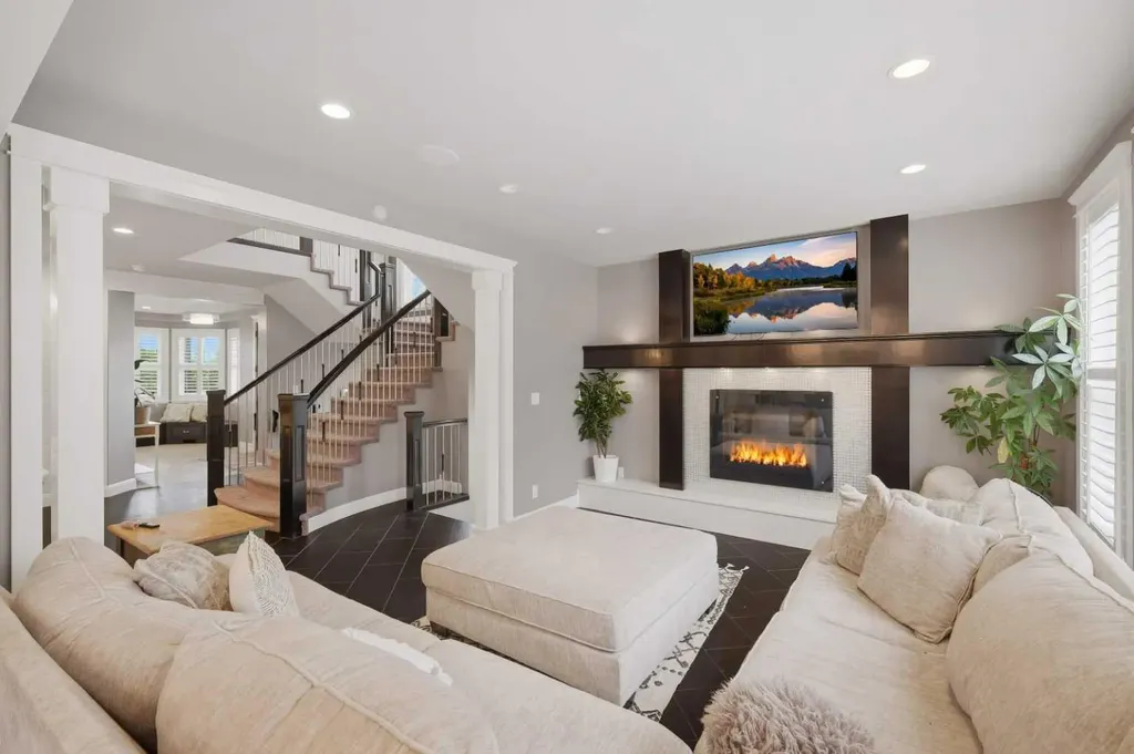 1 Rosewood Rise Sylvan Lake AB T4S 0G3