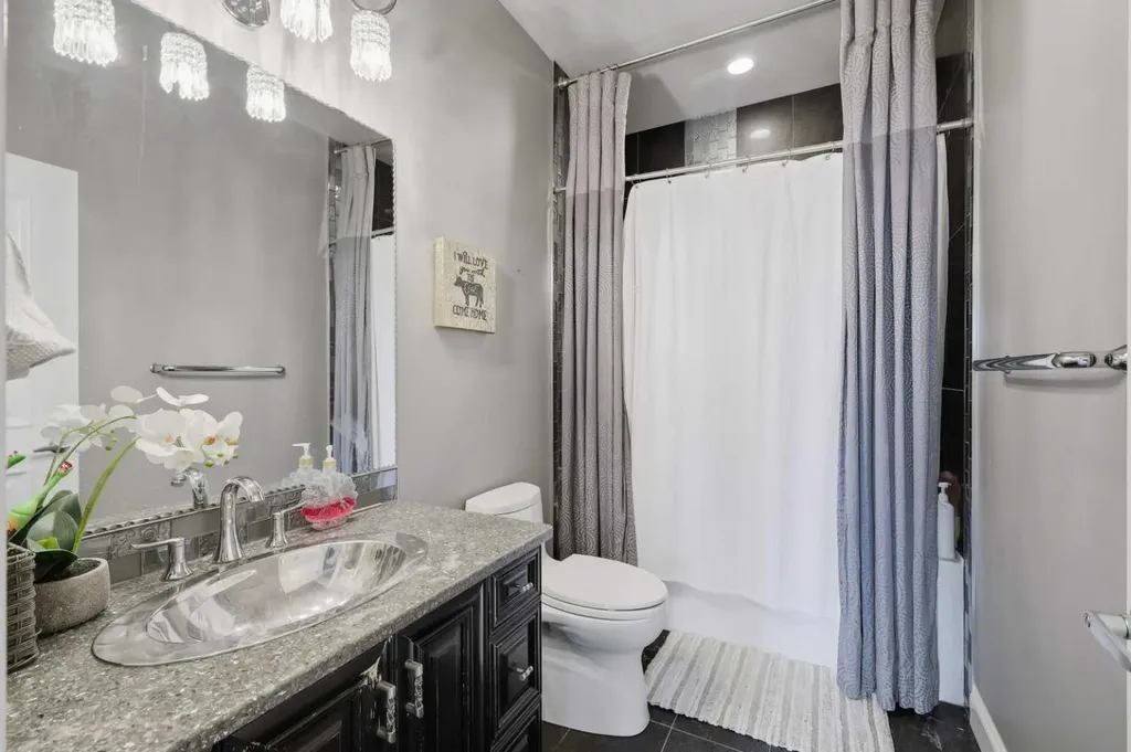 1 Rosewood Rise Sylvan Lake AB T4S 0G3