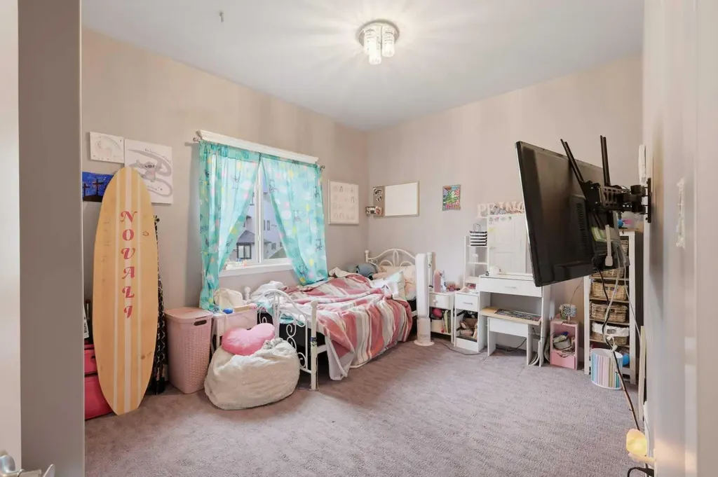 1 Rosewood Rise Sylvan Lake AB T4S 0G3