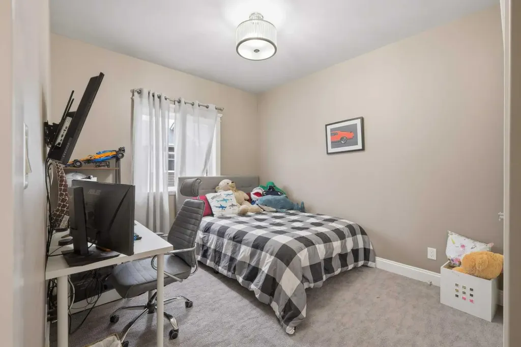 1 Rosewood Rise Sylvan Lake AB T4S 0G3