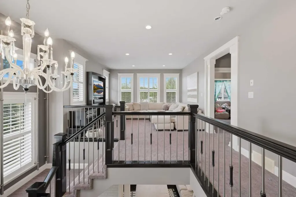1 Rosewood Rise Sylvan Lake AB T4S 0G3