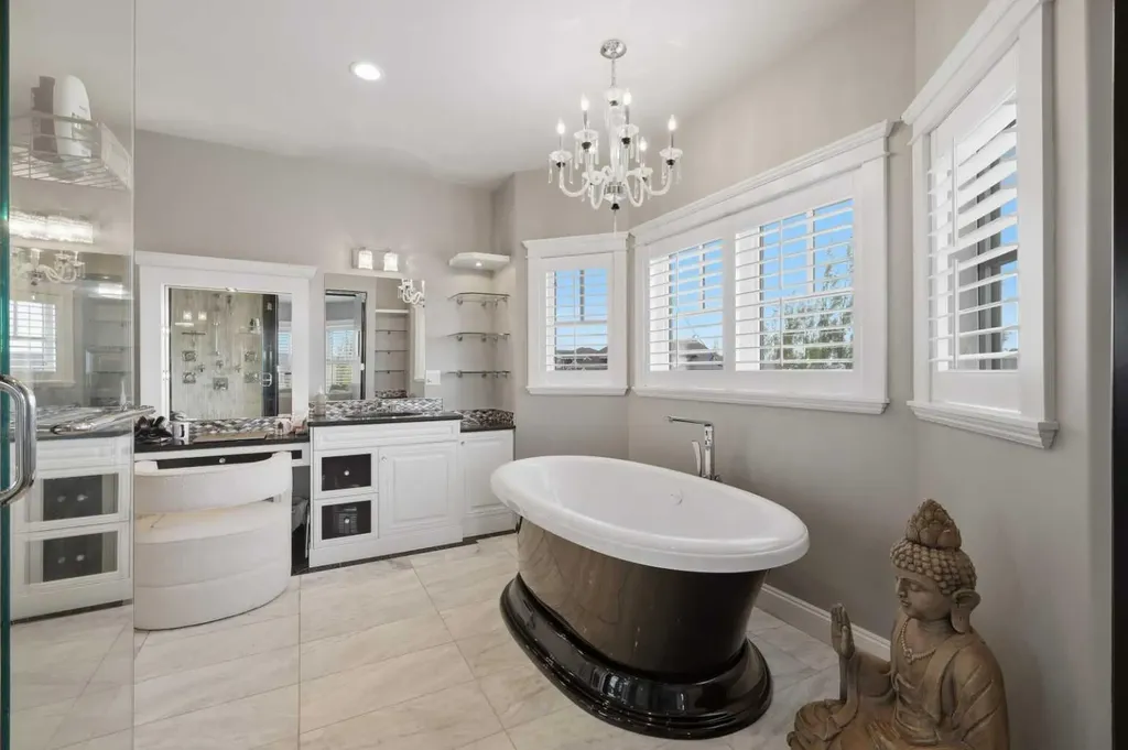 1 Rosewood Rise Sylvan Lake AB T4S 0G3