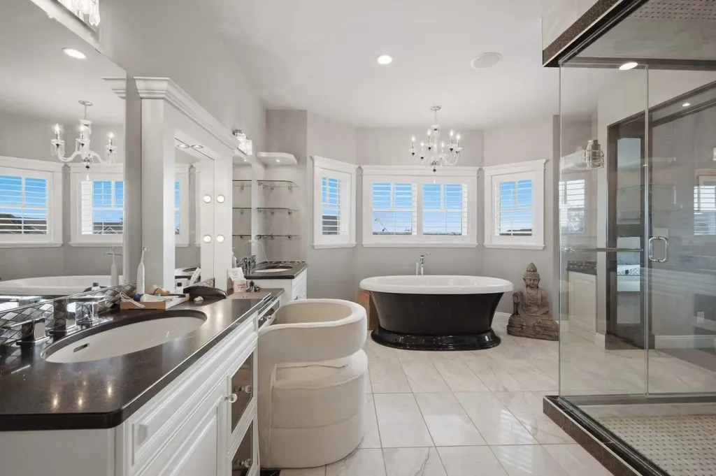 1 Rosewood Rise Sylvan Lake AB T4S 0G3
