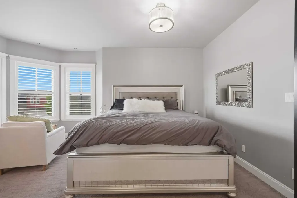 1 Rosewood Rise Sylvan Lake AB T4S 0G3