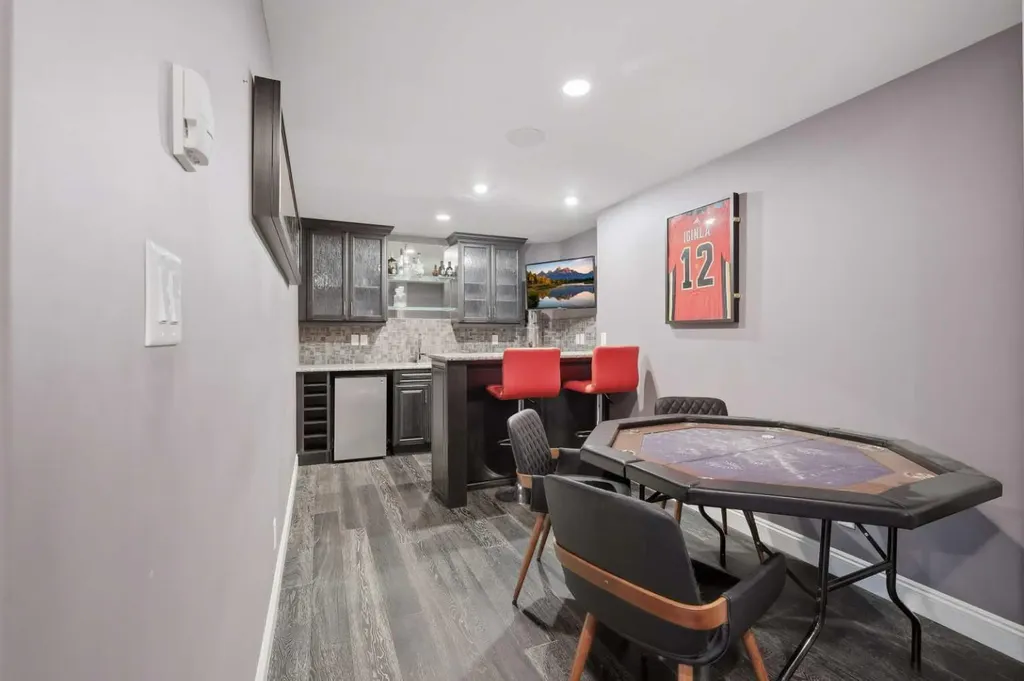 1 Rosewood Rise Sylvan Lake AB T4S 0G3