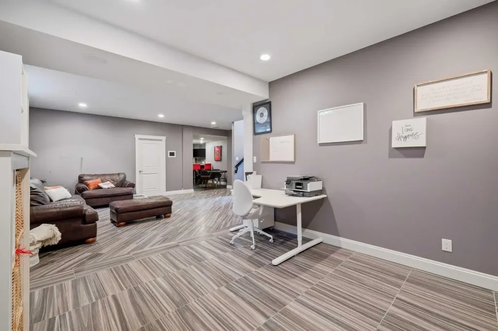1 Rosewood Rise Sylvan Lake AB T4S 0G3