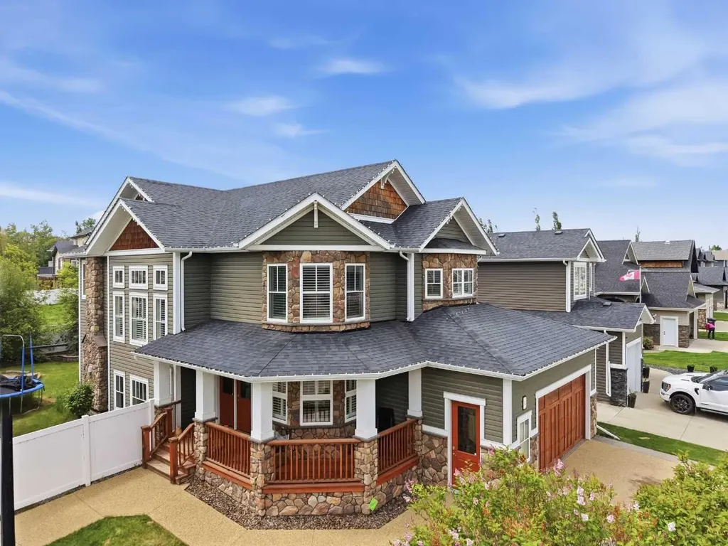 1 Rosewood Rise Sylvan Lake AB T4S 0G3