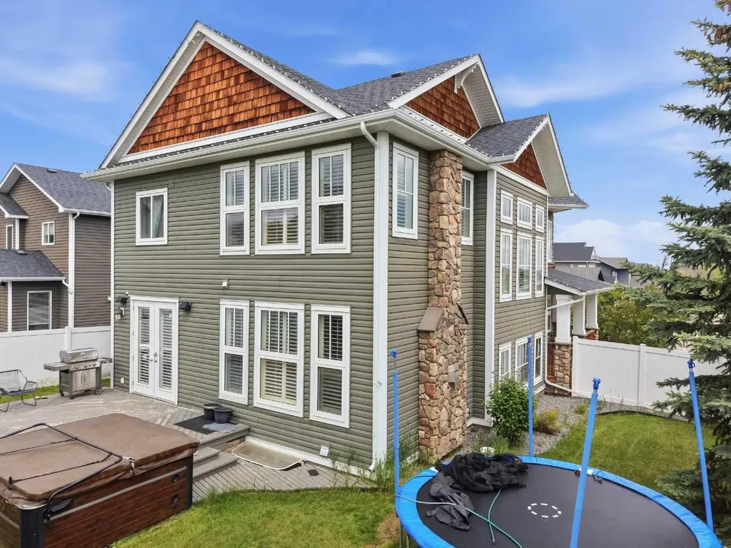 1 Rosewood Rise Sylvan Lake AB T4S 0G3