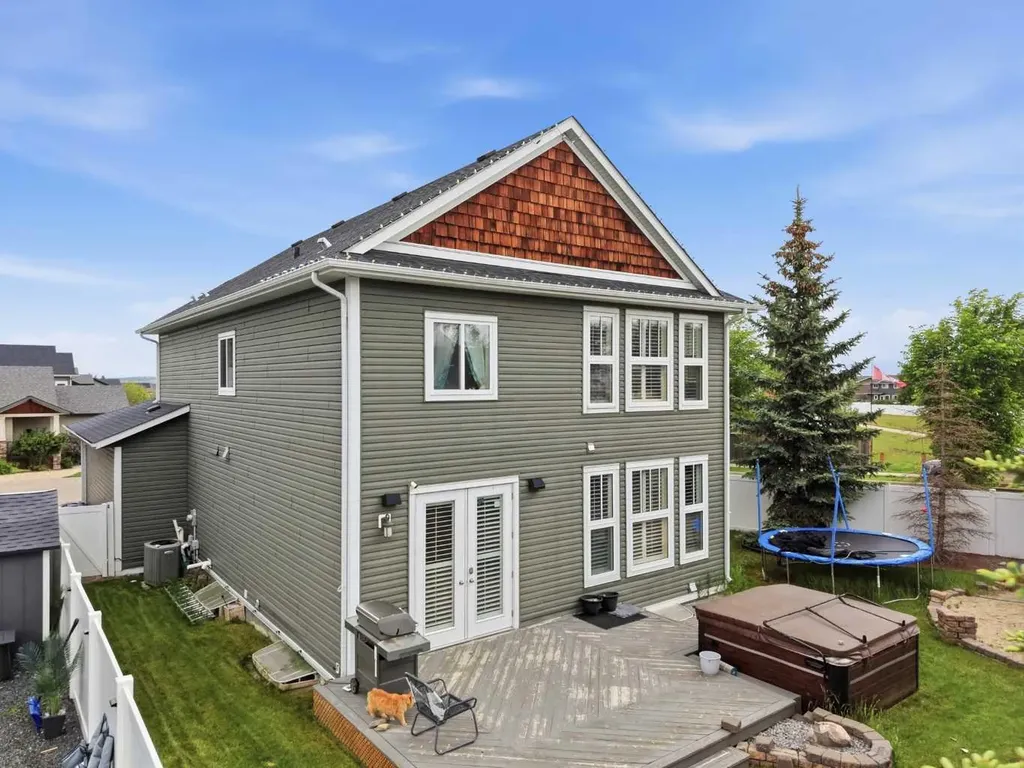 1 Rosewood Rise Sylvan Lake AB T4S 0G3