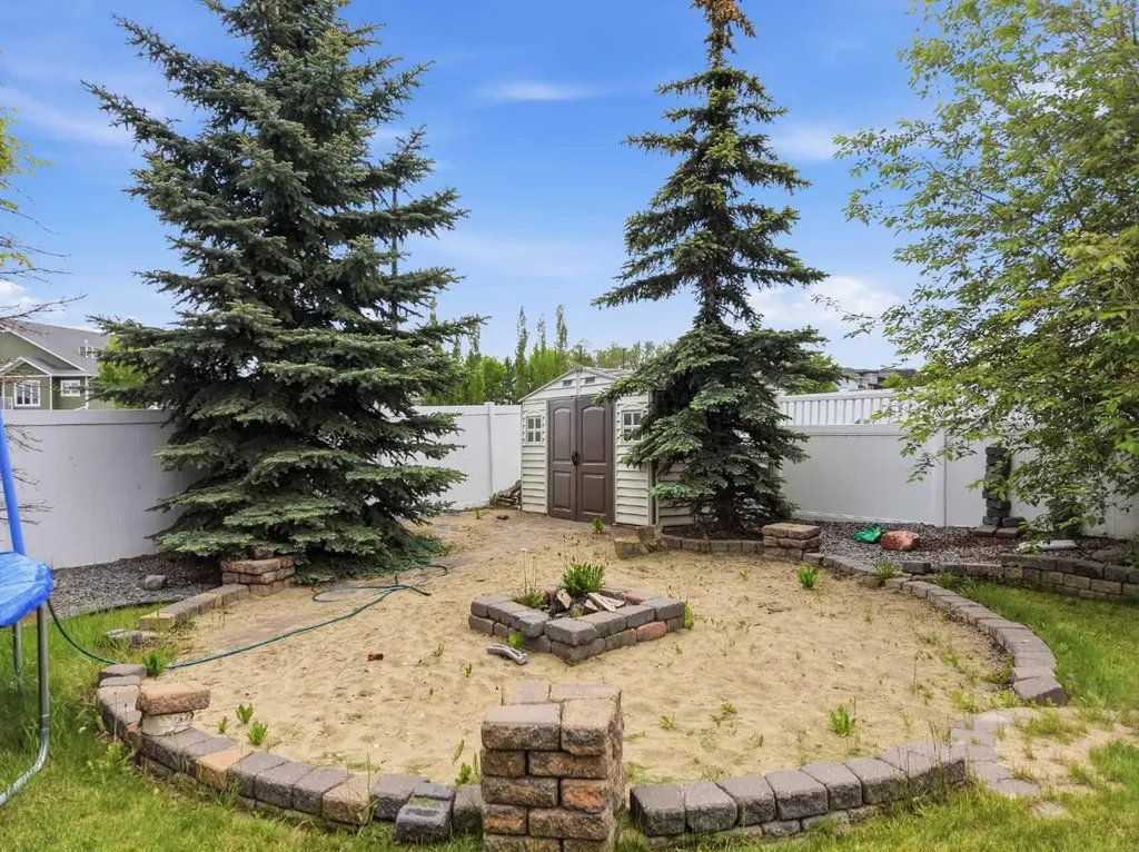 1 Rosewood Rise Sylvan Lake AB T4S 0G3