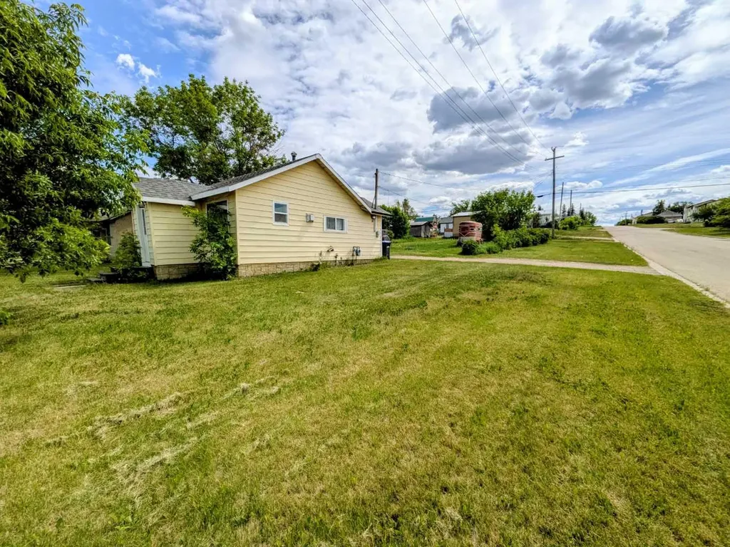 4824 47 Avenue Spirit River AB T0H 3G0
