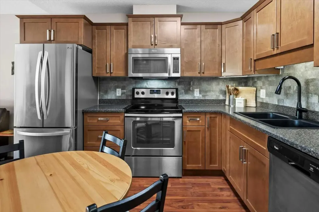 408 1 Avenue SE Diamond Valley AB T0L 0H0