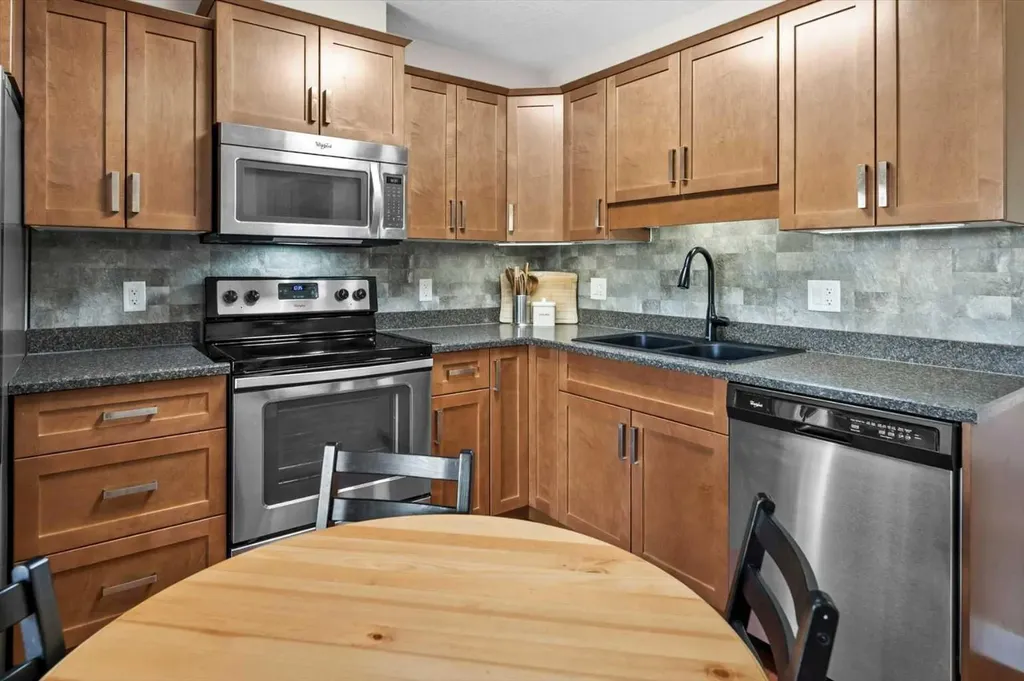 408 1 Avenue SE Diamond Valley AB T0L 0H0