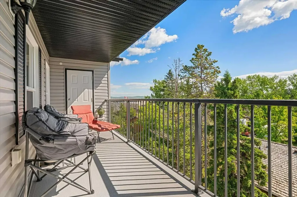 408 1 Avenue SE Diamond Valley AB T0L 0H0