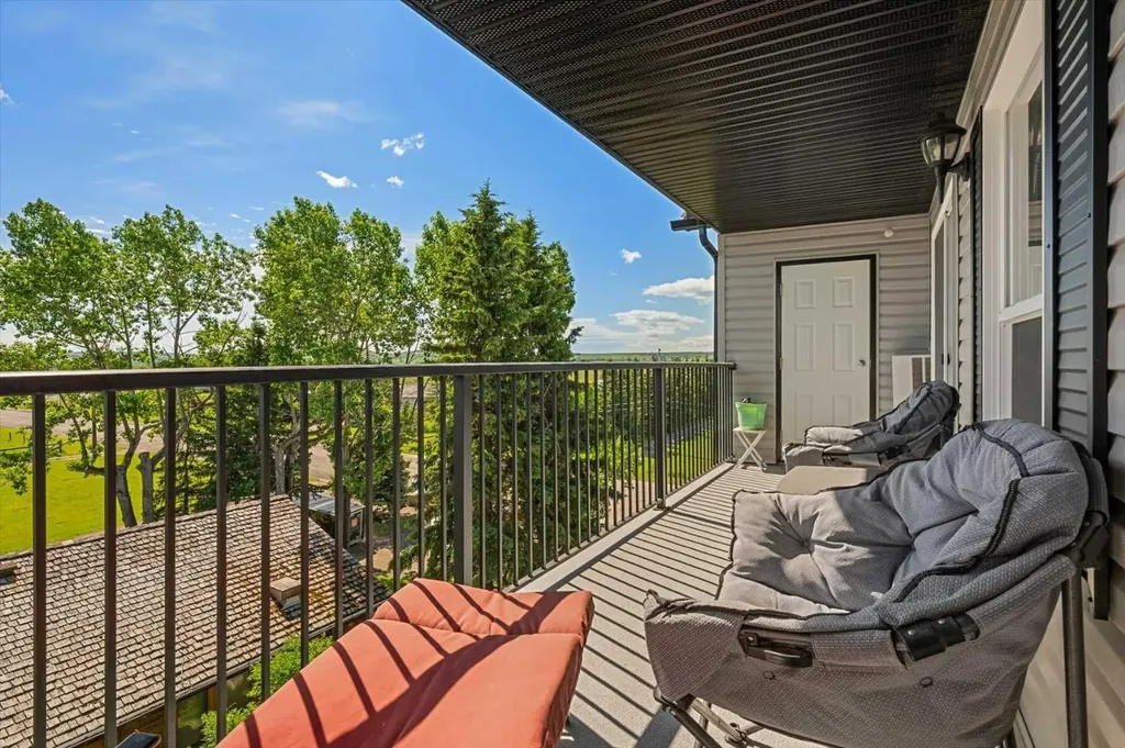 408 1 Avenue SE Diamond Valley AB T0L 0H0